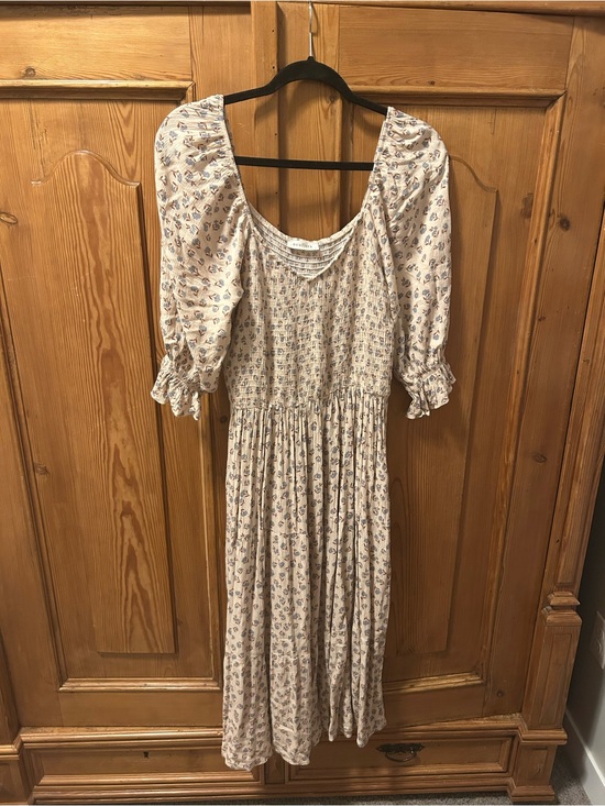 Neuflora Dresses & Skirts - Neuflora Smocked Floral Midi Dress in Cream
